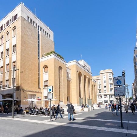 Twelve12 - Universita & Stazione Aparment Бари Экстерьер фото